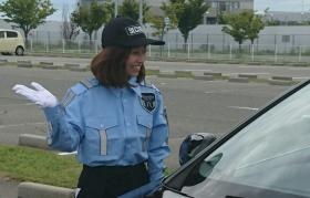 駐車場案内業務風景