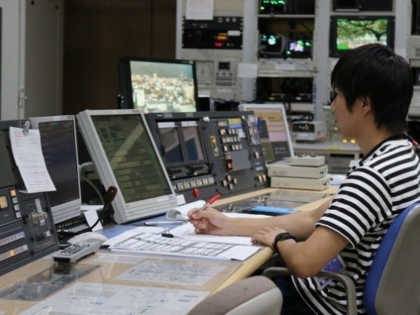 サービスの品質を維持するにはチームメンバーと協力して問題を解決するので自然とチームの仲が良くなります。