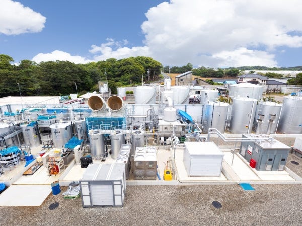 愛知県資源循環推進課に補助して頂き2021年に完成した、環境影響を最小限にした日本発の完全クローズド水処理施設です。