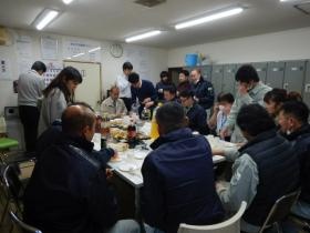 毎年仕事納めの後は、皆で打ち上げ