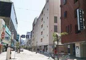 伊勢丹北隣です。