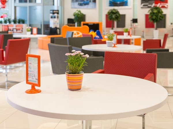 自動車の営業スタッフ・営業職経験者（大歓迎・普通自動車免許）