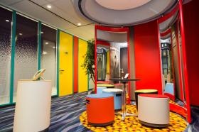 本社エントランス（高田馬場センタービル２階）