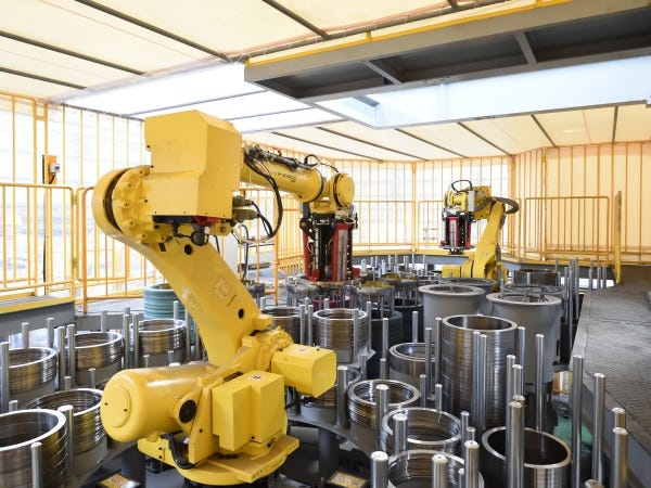 工場内には最新鋭の加工設備を備えています！