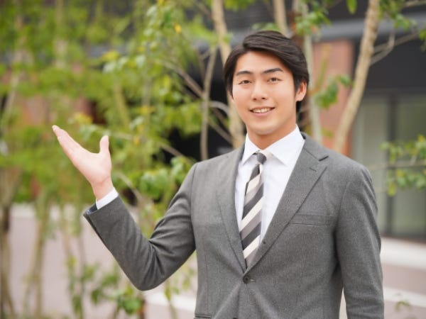 年収例:2500万円／入社4年目（月給36万円＋歩合給＋賞与）!!