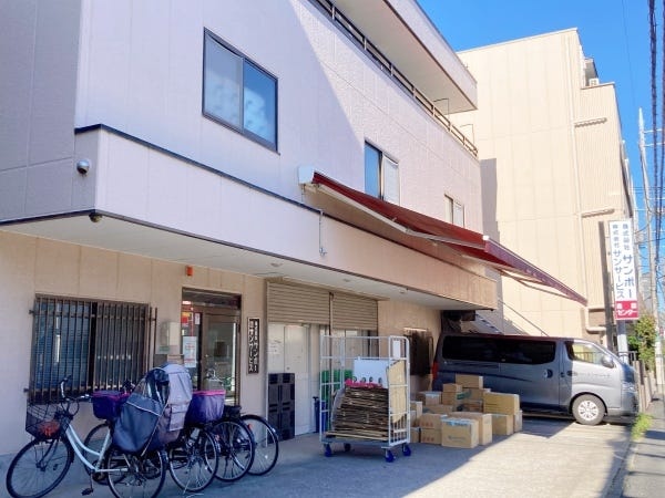 メディカル事業部で新メンバーを募集しています。従業員は約20名、20代～40代が活躍しています。