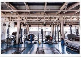 本社総合整備工小型工場内