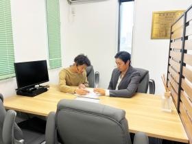 ＭＡＩＮ ＢＡＳＥの事務所内風景