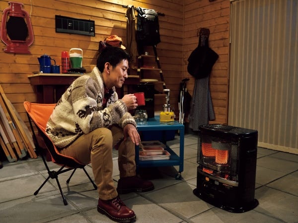 近年は、室内だけでなくアウトドアでも使える持ち運び可能な暖房も手掛けています。