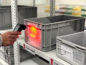 製品管理の仕事の様子