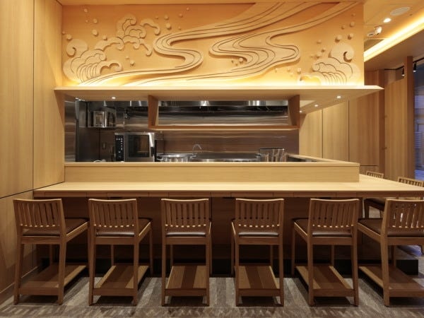 ◆表参道にある「麺 銀座おのでら 本店」の内観です！