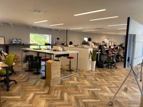 本社事務スペース