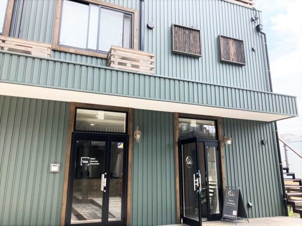 勤務いただくオフィスです。平尾の丘の上にあり空気のいいオフィスです