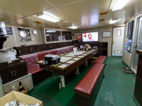 沖に出ている間は住居も食費も無料！陸の仕事とは比べ物にならないぐらい貯金ができるのも、この仕事の魅力のひとつです！