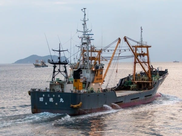 主な漁場は東シナ海ですが、時期によっては、石巻方面への航海もあります。