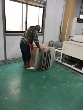 男性従業員も頑張ってます