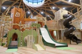 石川県森林公園 屋内木製遊具