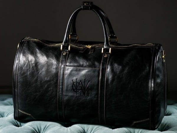 SNSショート動画運用（本社勤務・年末年始や夏季休暇あり）