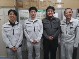 ２０２５年に３０代、４０代のスタッフが入社！（左２人）