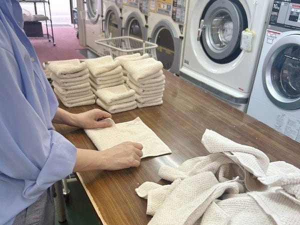 作業手順は、普段コインランドリーを使うときと同じ。シンプルなお仕事なので、1ヶ月もあれば一通りの流れをマスターできます！