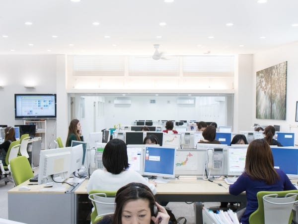 長時間座っても疲れない椅子選びなど、気持ちよく働ける環境づくりを心掛けています。