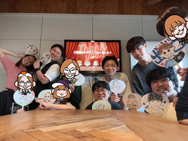 年に一度、研修合宿をしています。2025年のテーマは「生成AI」「文字組み」「手品」「株式投資」