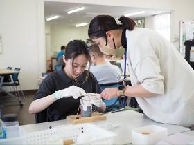 就労継続支援Ｂ型と移行支援ではボールのリサイクルをしています