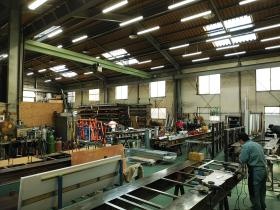 工場内の製作風景