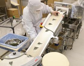 工場内の作業の様子３