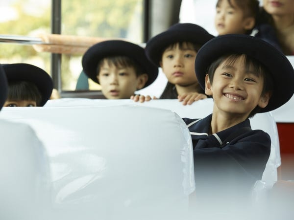 ドライバー・幼稚園バスドライバー（大型免許・年齢不問）