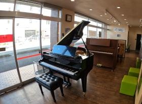 四日市ショップ店内