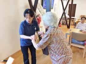 誘導（歩行の補助）の様子