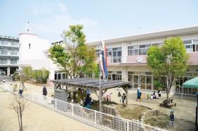 ながかみ保育園（介護施設に隣接）