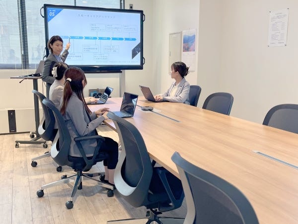 社内研修が充実しています。キャリアアップを目指しながら働くことができる環境です。