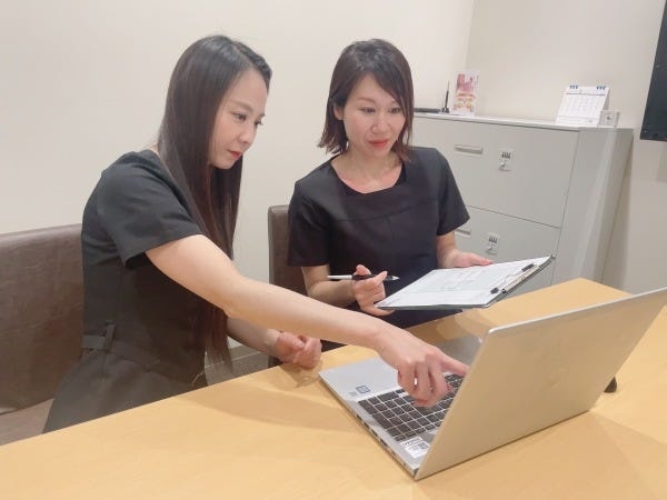 プライム市場上場＆業界No.1の実績。働く環境が整っているからこそ、未経験でも安心して長くキャリアを築けます。