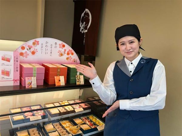 和菓子の催事販売スタッフ（奈良近鉄店勤務）