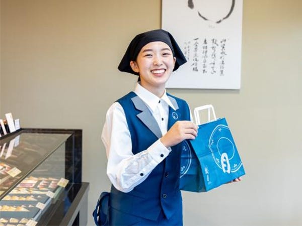 和菓子の催事販売スタッフ（奈良近鉄店勤務）