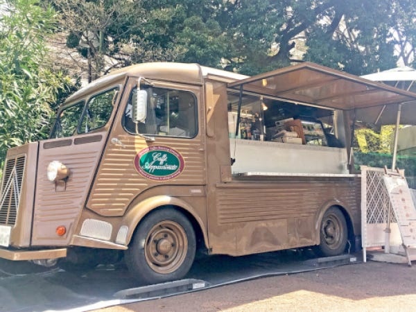 1961年式シトロエンHバン。レトロでおしゃれなキッチンカーです