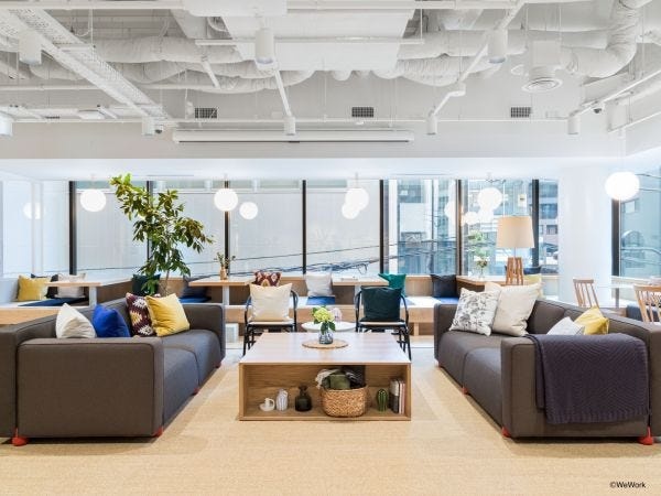 勤務いただくフレキシブルオフィスの共有スペースです。