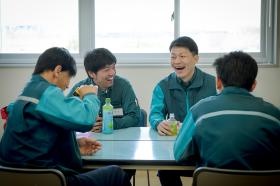 休憩室では従業員同士の会話も弾みます。