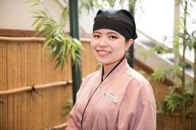 笑顔の素敵な接客スタッフ