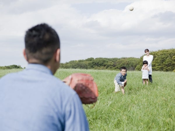 年間休日最大125日で、月の残業は平均9.8時間。「趣味がもっと楽しめるようになった」「家族との時間が増えた」と話す先輩たちが数多くいます