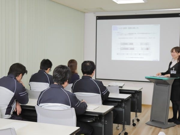 スキルに合わせて研修を実施！切磋琢磨しながら成長できる環境です。