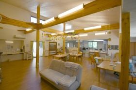 小規模多機能すかい 開放感のあるリビング