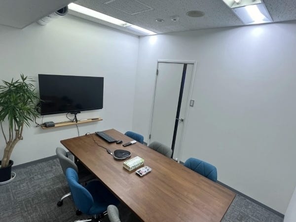 フロントエンドエンジニア・正社員・ウェブデザイナー