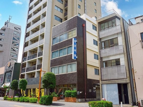 勤務いただく本社。印刷工場が近くにあります。