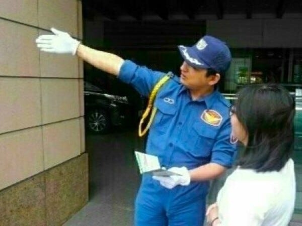 会場案内は親切丁寧に！