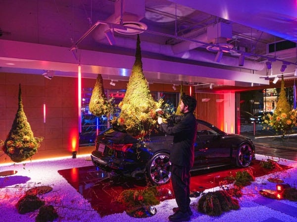 花屋フローリスト・搬出業務（下記のご経験のある方歓迎・普通自動車運転免許）