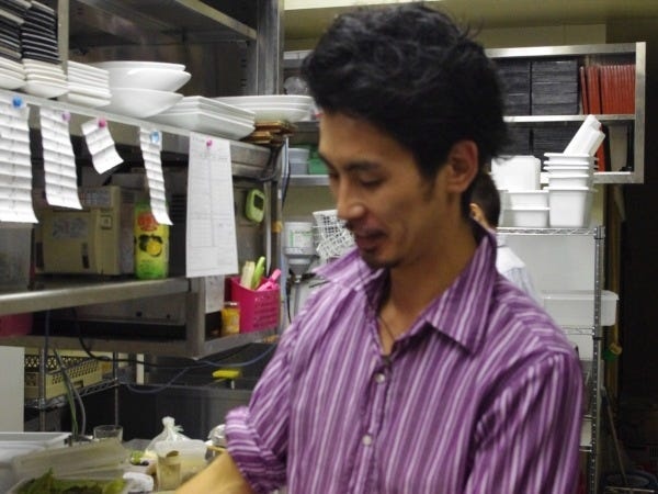 飲食店での厨房の飲食店での厨房業務（交通費支給あり・未経験OK）