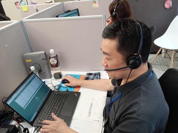 PC電話によるお客様へのコンタクトがお仕事。出社とリモートのハイブリッド勤務です。